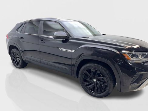 Used 2023 Volkswagen Atlas Cross Sport SE w/ Panoramic Sunroof Package FWD image 12