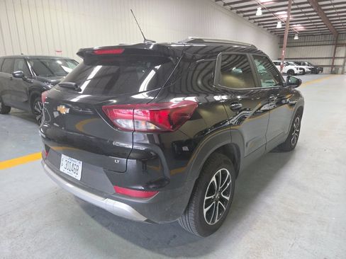 Used 2025 Chevrolet TrailBlazer LT AWD/4WD image 9
