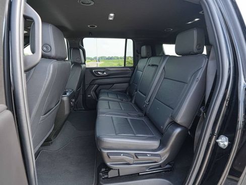Used 2024 Chevrolet Suburban LT AWD/4WD image 19