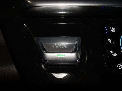 Used 2025 GMC Sierra 1500 Denali AWD/4WD image 19