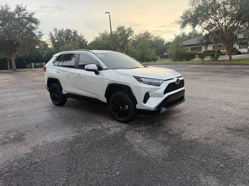 Used 2025 Toyota RAV4 SE AWD/4WD image 7