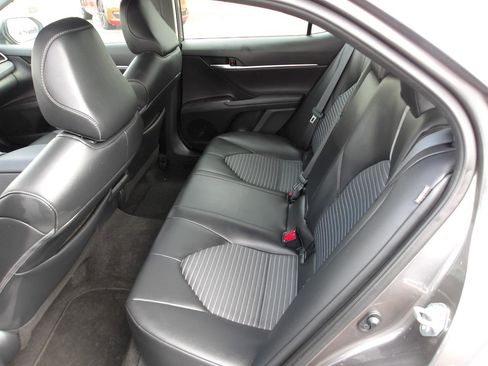 Used 2023 Toyota Camry SE FWD image 10