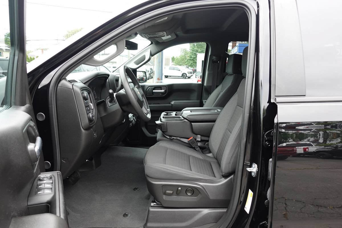 Used 2024 Chevrolet Silverado 1500 Custom AWD/4WD image 16