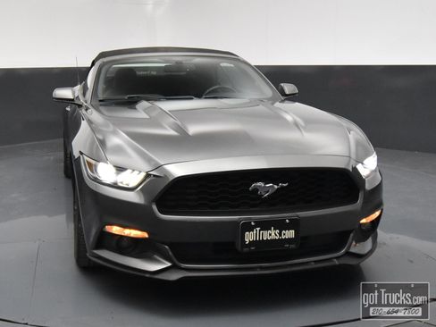 Used 2016 Ford Mustang Convertible w/ Equipment Group 051A image 41