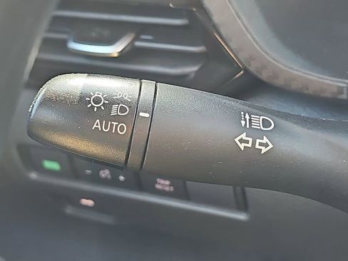 Used 2025 Nissan Sentra SV image 30