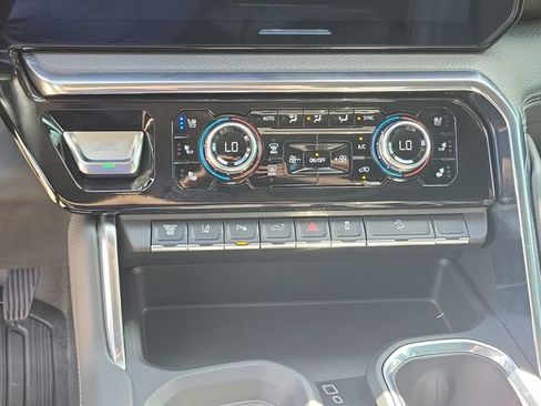 Used 2024 GMC Sierra 2500 Denali w/ Denali Reserve Package AWD/4WD image 26