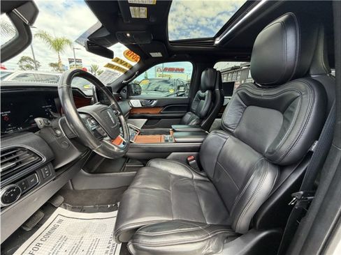 Used 2019 Lincoln Navigator Reserve w/ Cargo Package AWD/4WD image 17