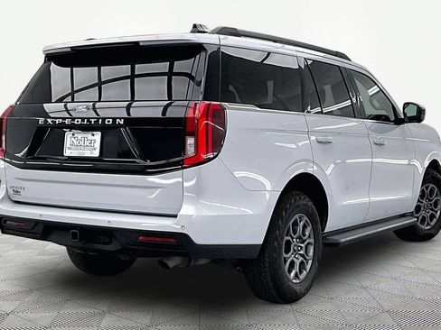 Certified 2025 Ford Expedition Active AWD/4WD image 2