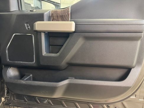 Used 2019 Ford F250 Lariat w/ Lariat Ultimate Package AWD/4WD image 27