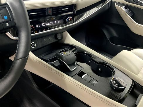 Certified 2023 Nissan Rogue SL w/ SL Premium Package image 21