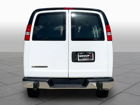 Used 2024 Chevrolet Express 2500 w/ Driver Convenience Package RWD image 5