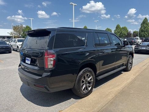 Certified 2024 Chevrolet Suburban Z71 w/ Luxury Package image 4