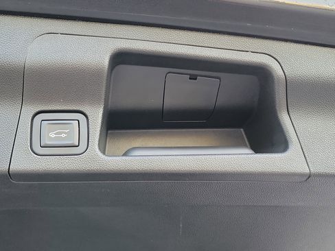 Used 2018 GMC Acadia SLT image 15