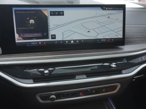 Used 2024 BMW X7 xDrive40i w/ M Sport Package image 16