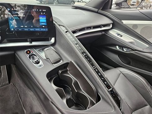 Used 2024 Chevrolet Corvette Stingray Preferred Cpe w/ 2LT image 17