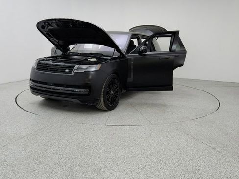 Certified 2023 Land Rover Range Rover SE image 9