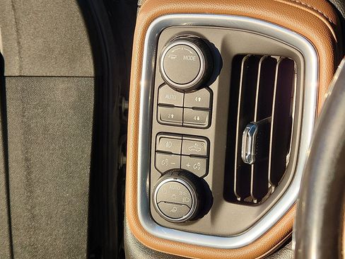 Used 2022 Chevrolet Silverado 2500 High Country w/ Safety Package II image 20