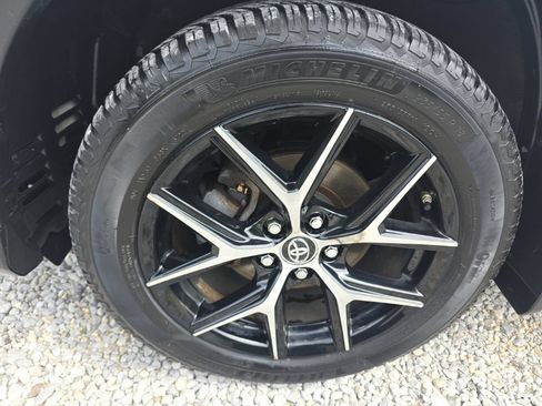 Used 2018 Toyota RAV4 SE w/ Protection Package AWD/4WD image 9