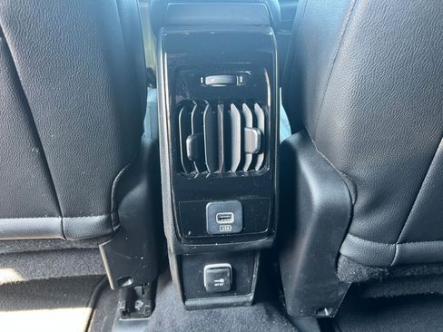 Used 2025 Jeep Compass Limited image 24