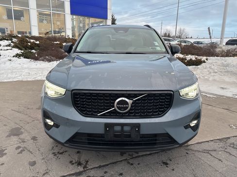 Used 2023 Volvo XC40 B5 Plus w/ Protection Package Premier image 3
