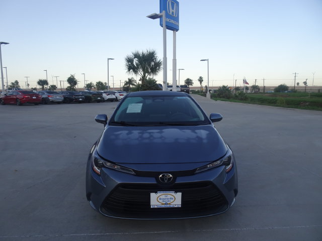 Used 2026 Toyota Corolla LE FWD image 2