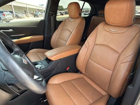 Used 2024 Cadillac XT4 Premium Luxury FWD image 14