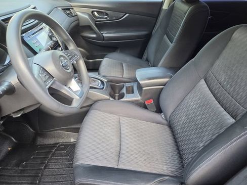 Used 2017 Nissan Rogue S AWD/4WD image 12