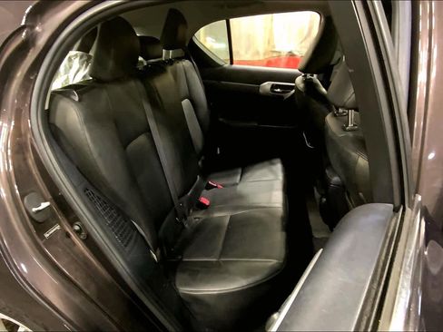 Used 2011 Lexus CT 200h Premium image 19