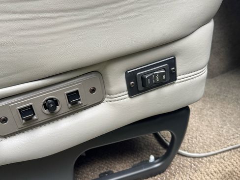 Used 2008 Chevrolet Express 1500 AWD w/ Preferred Equipment Group image 39