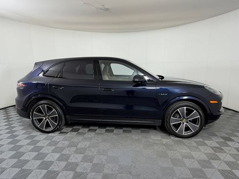 Used 2023 Porsche Cayenne AWD/4WD image 9