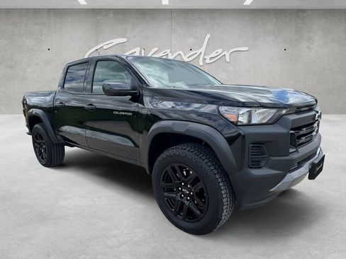 Used 2025 Chevrolet Colorado Trail Boss image 2