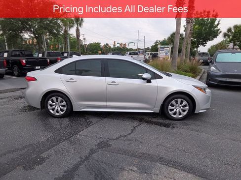 Certified 2025 Toyota Corolla LE FWD image 4