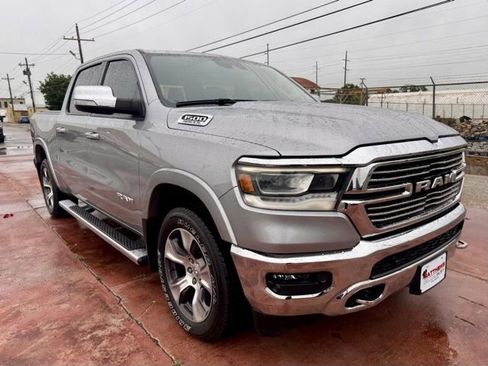 Used 2022 RAM 1500 Laramie AWD/4WD image 3