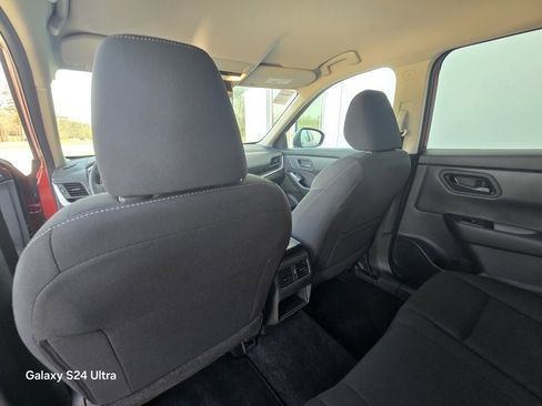 Used 2025 Nissan Rogue S image 16