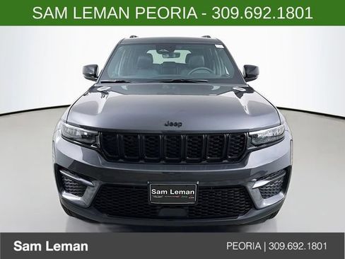 New 2025 Jeep Grand Cherokee Altitude image 2