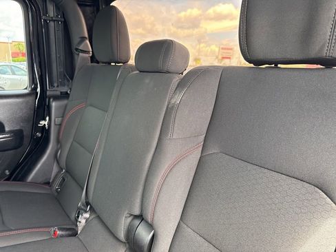 Used 2021 Jeep Gladiator Rubicon image 14