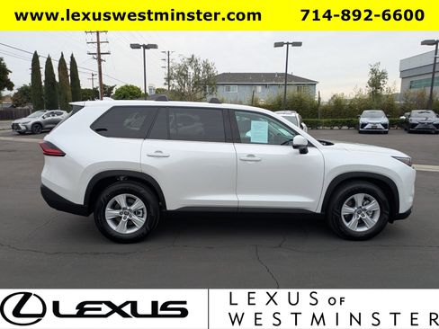 Used 2026 Toyota Grand Highlander LE image 4