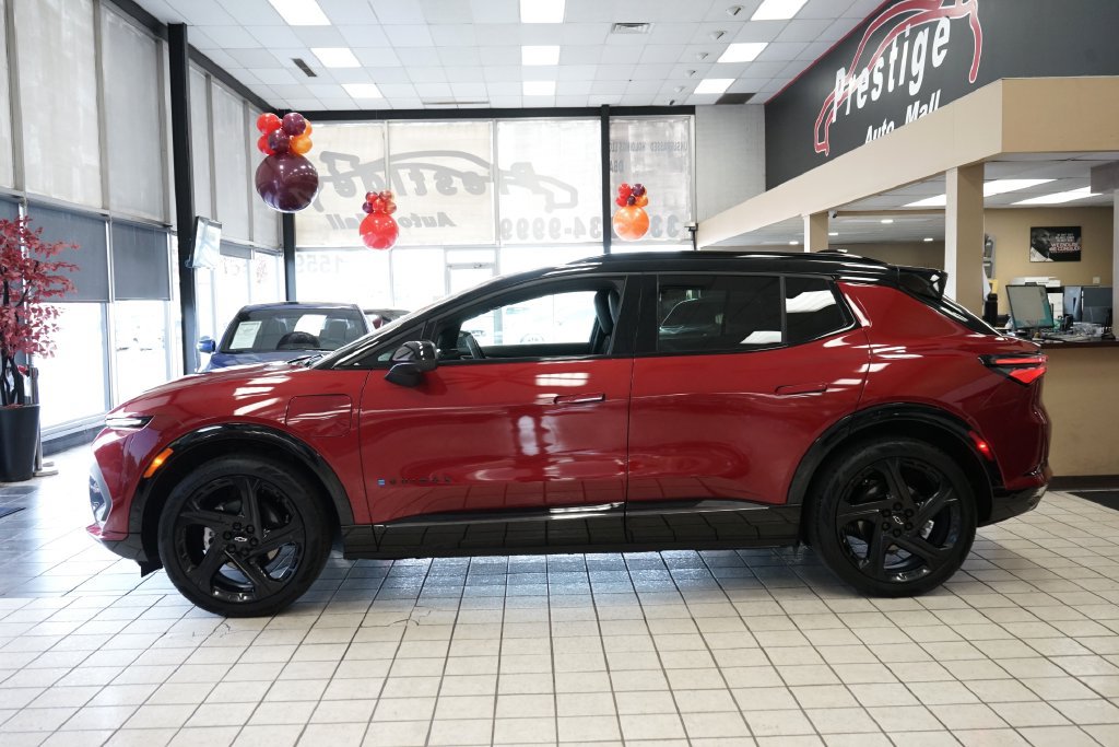 Used 2024 Chevrolet Equinox EV RS w/ Active Safety Package 3 FWD image 3