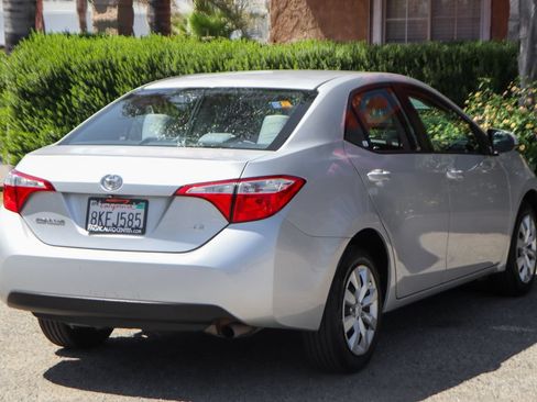 Used 2016 Toyota Corolla LE FWD image 9