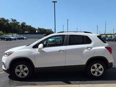 Used 2020 Chevrolet Trax LT w/ LT Convenience Package AWD/4WD image 5
