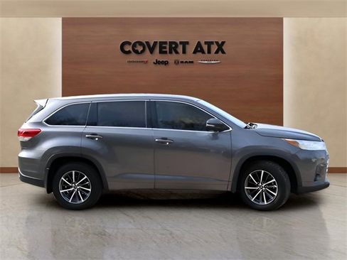 Used 2018 Toyota Highlander XLE image 6