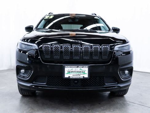 Used 2023 Jeep Cherokee Altitude Lux AWD/4WD image 2