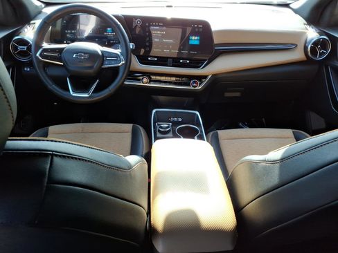 Certified 2025 Chevrolet Equinox ACTIV image 11