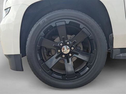 Used 2015 Chevrolet Tahoe LT w/ Luxury Package RWD image 15