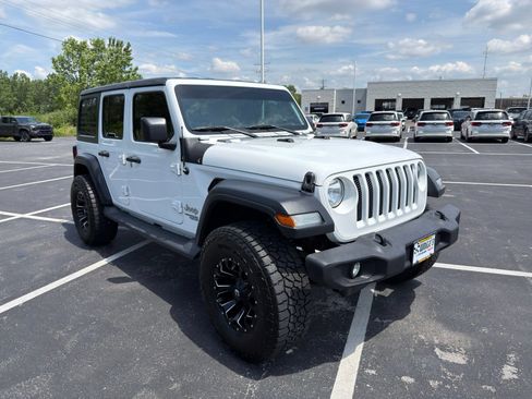 Used 2019 Jeep Wrangler Unlimited Sport S AWD/4WD image 9