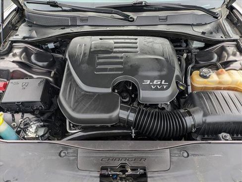 Used 2017 Dodge Charger SXT w/ Plus Group RWD image 21