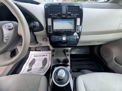 Used 2017 Nissan Leaf SV image 14