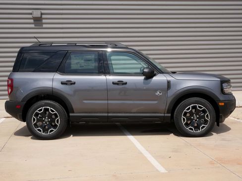 New 2026 Ford Bronco Sport Outer Banks w/ Outer Banks Tech Package+ AWD/4WD image 2