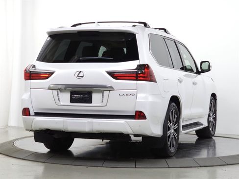Used 2021 Lexus LX 570 4WD w/ Luxury Package image 11