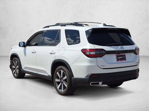 Used 2024 Honda Pilot Touring image 7